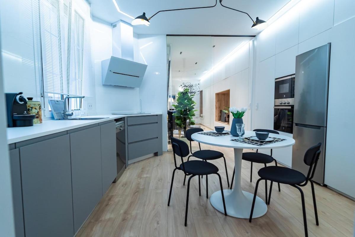 Lujoso Y Amplio Apartamento Con Parking Incluido León Zewnętrze zdjęcie