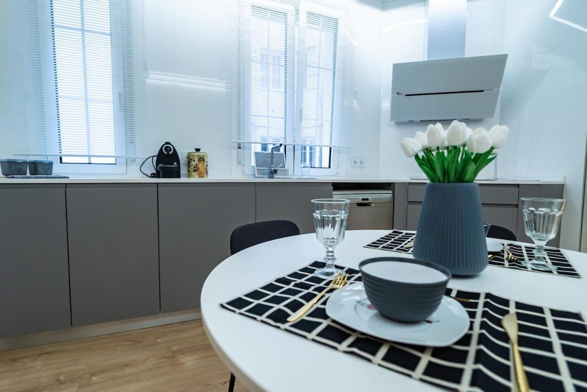 Lujoso Y Amplio Apartamento Con Parking Incluido León Zewnętrze zdjęcie